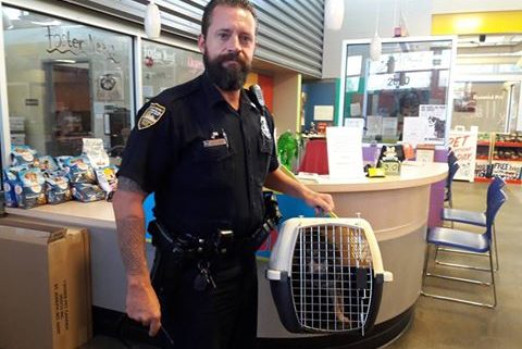 Officers rescues abandoned dog